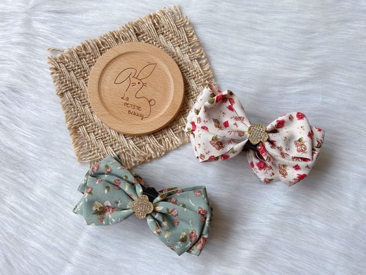 floral print banana clip 