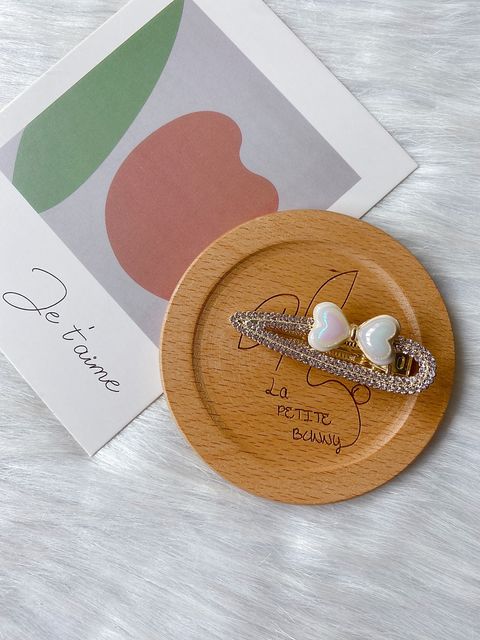 pearl mix crystal duck clip 