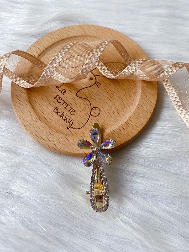crystal flower duck clip 