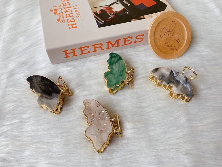 premium marble print butterfly claw clip (8cm)