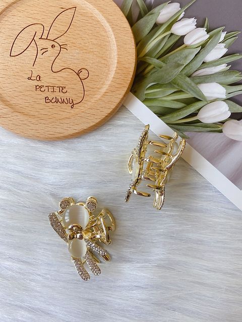 cat eye stone bear claw clip (4cm)