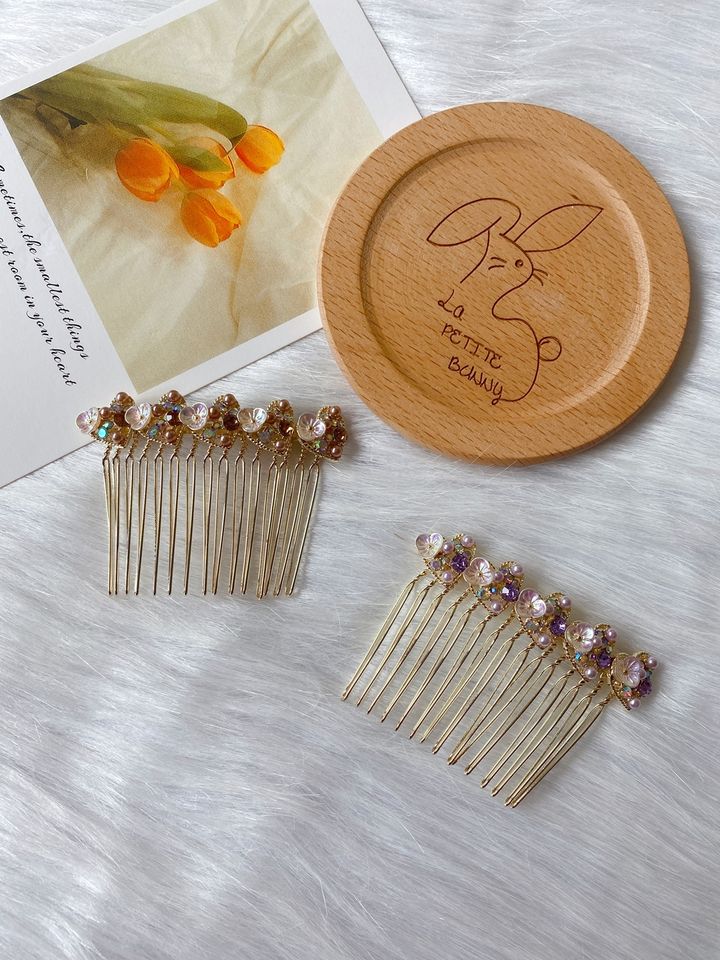 handmade crystal mix pearl and shell flower comb clip