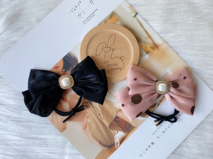 premium polka dot hair tie with pearl