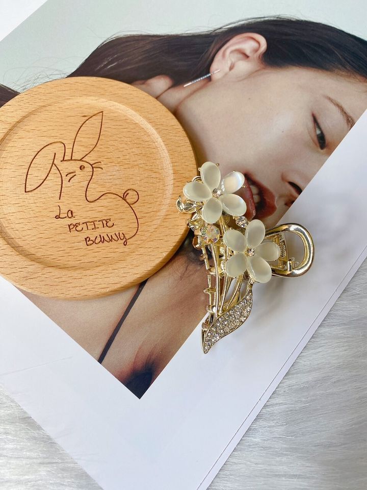 cat eye stone flower claw clip (6cm)