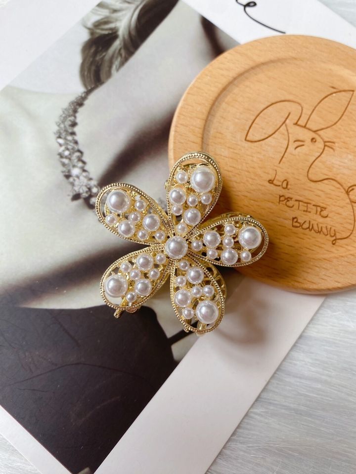 pearl flower claw clip (4.5cm)