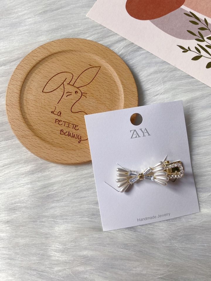 pearl mix crystal ribbon duck clip
