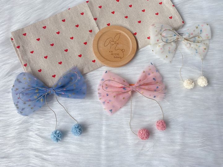 shimmer mesh ribbon duck clip 