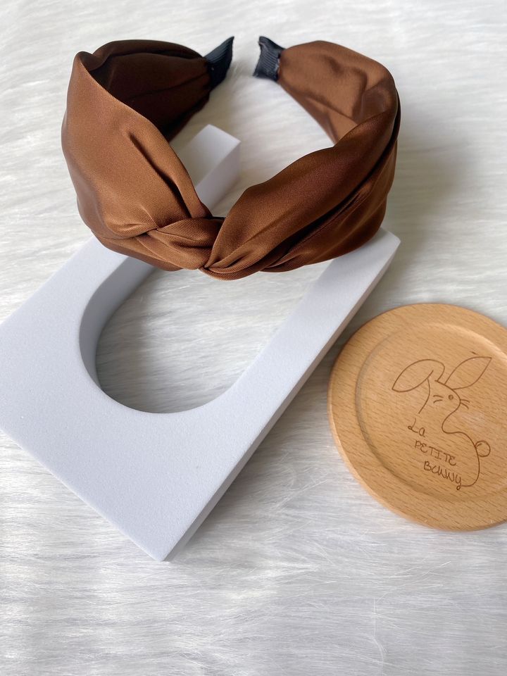 minimalist satin knotted headband