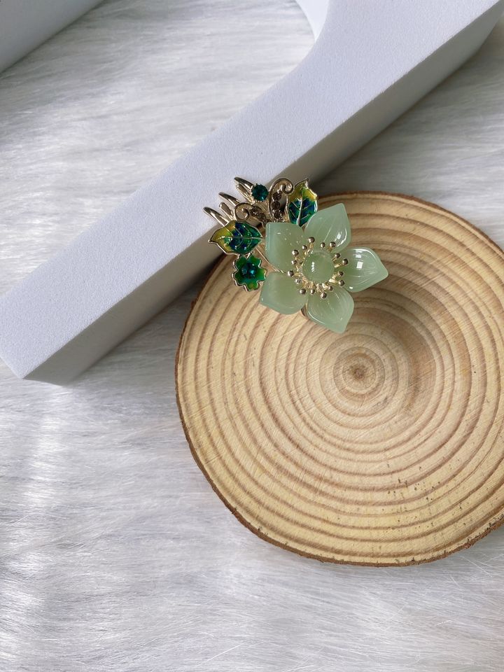 oriental flower clip 