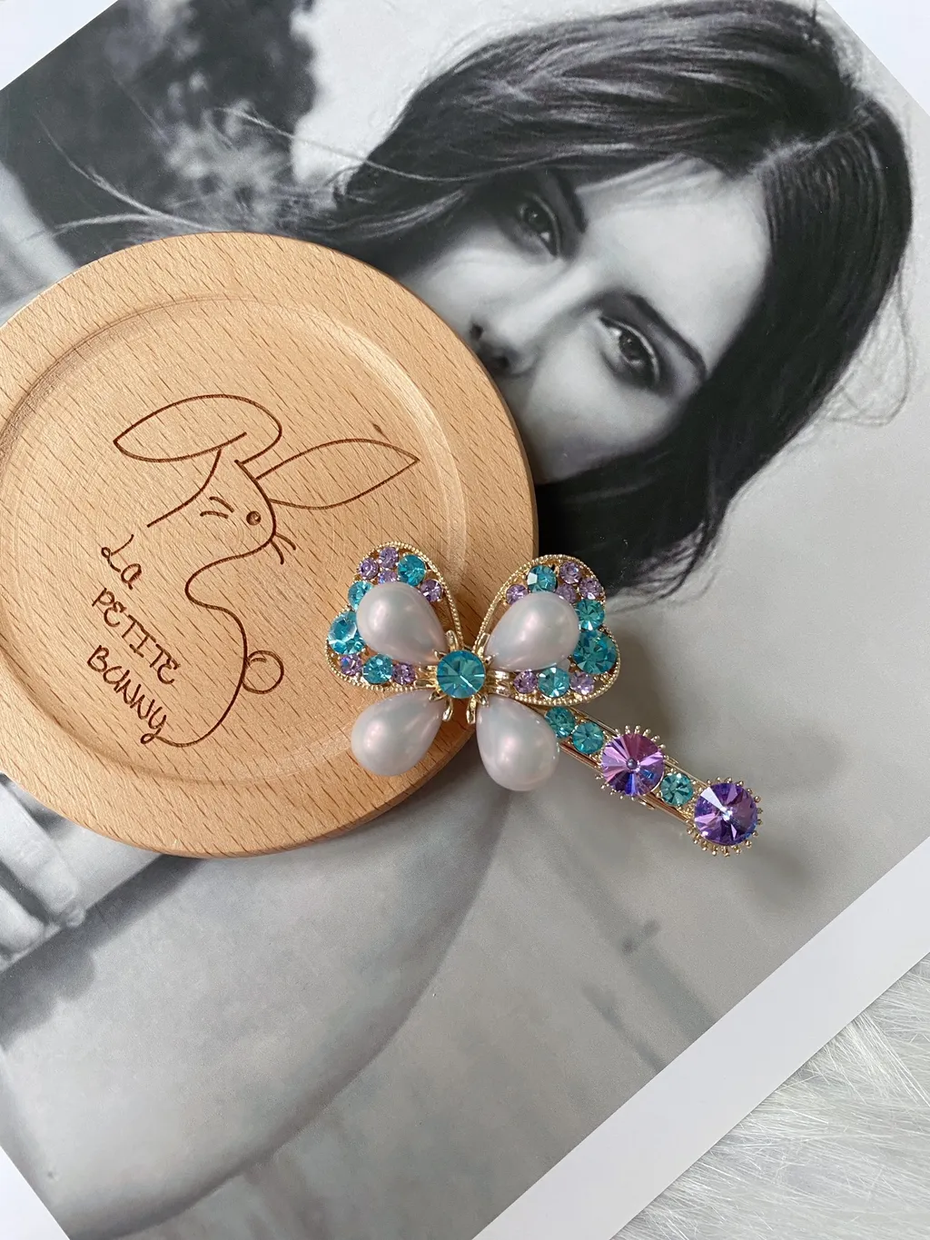 premium balloon pearl with K9 crystal duck clip 