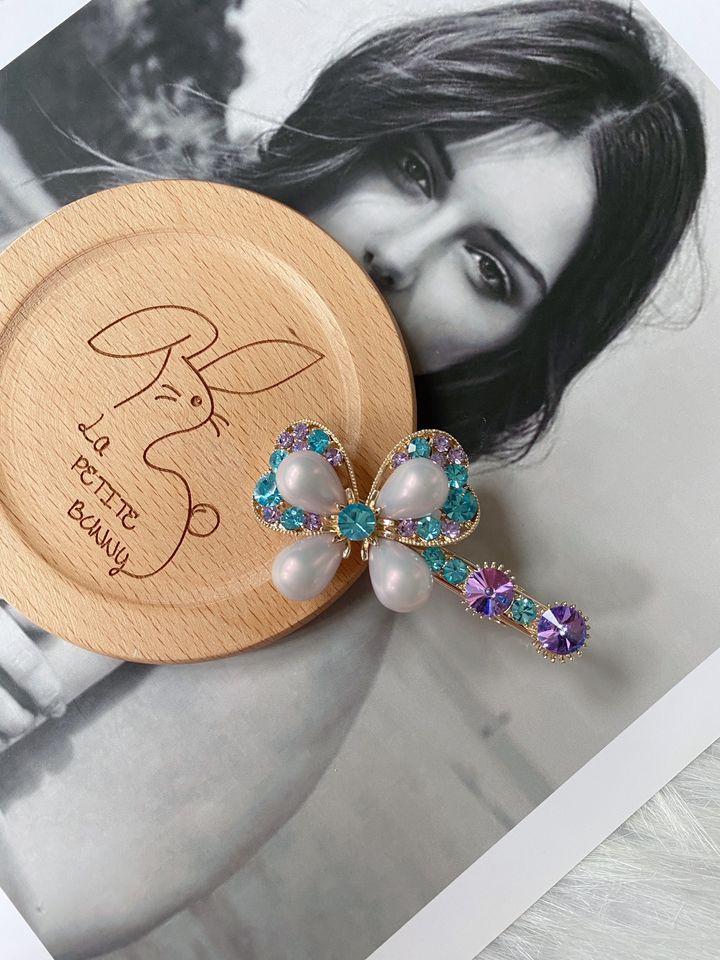 premium balloon pearl with K9 crystal duck clip 