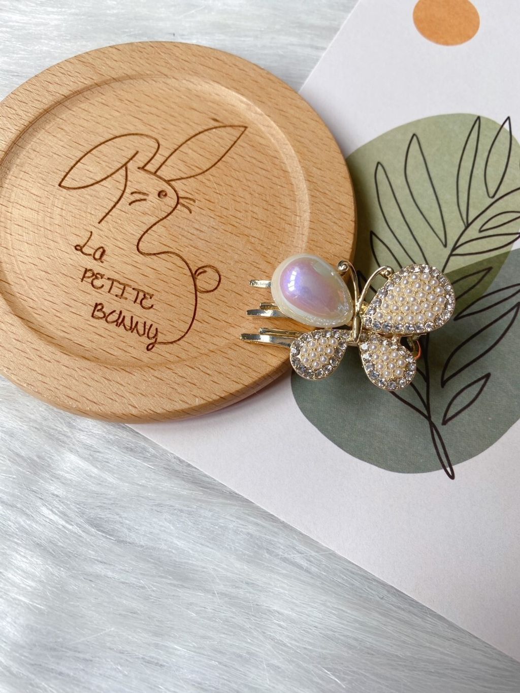 pearl butterfly clip