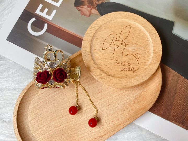 limited edition swan ponytail clip