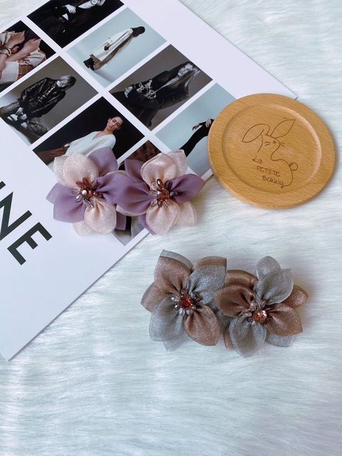 premium organza flower with crystal spring clip (8cm)