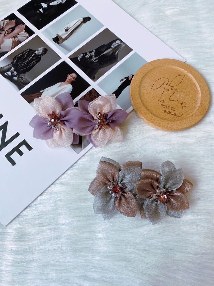 premium organza flower with crystal spring clip (8cm)
