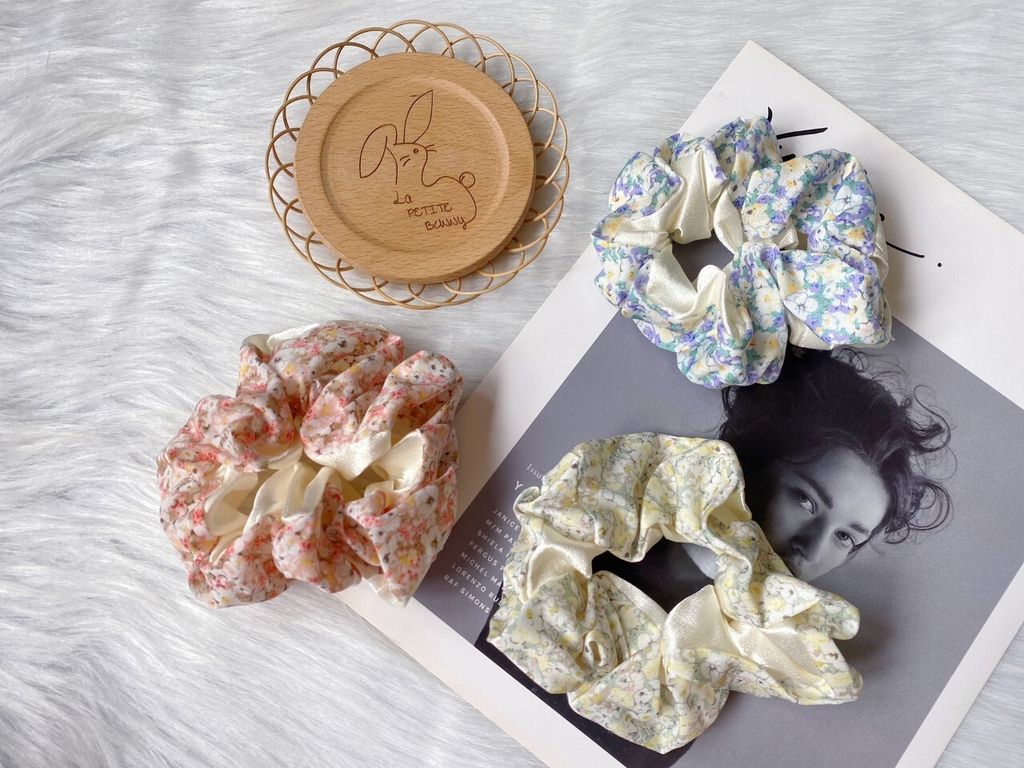 sweet floral print scrunchy