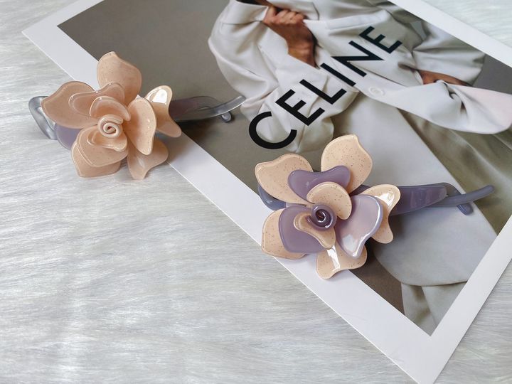 premium acetate flower twist clip