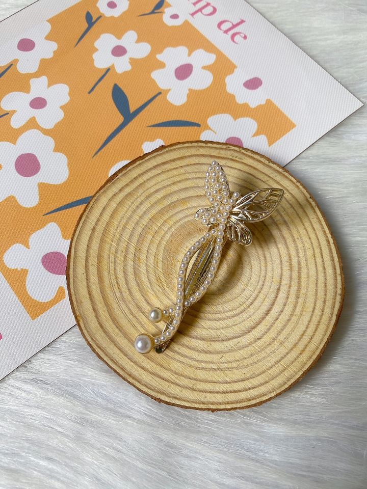 minimalist butterfly duck clip