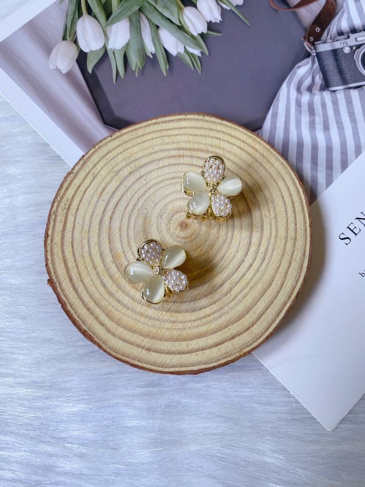 cat eye stone mix pearl flower claw clip (2cm)