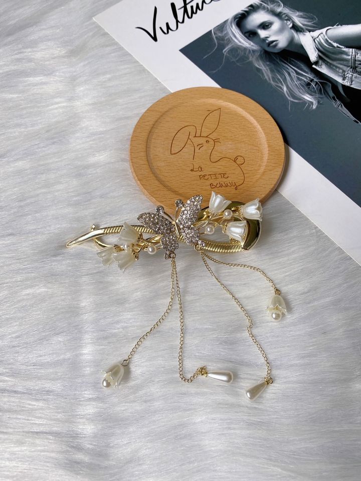 bell flower butterfly twist clip