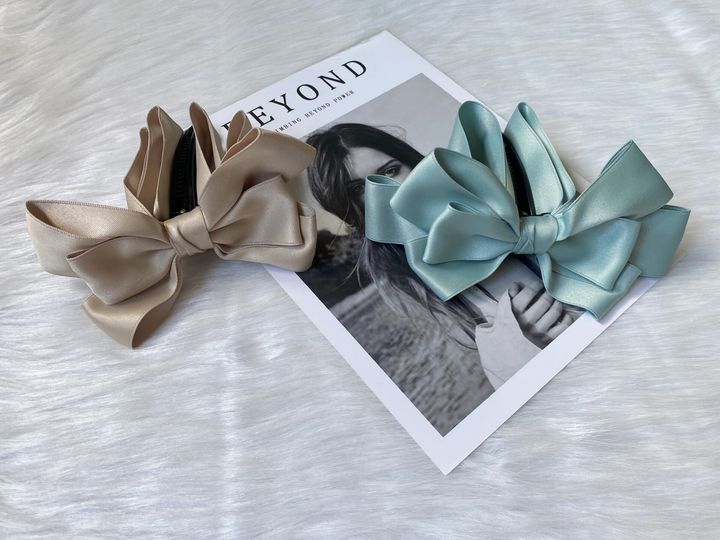 multi layer ribbon banana clip