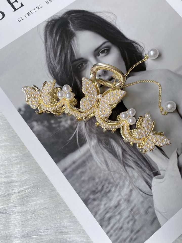 limited edition pearl butterfly claw clip (11cm)