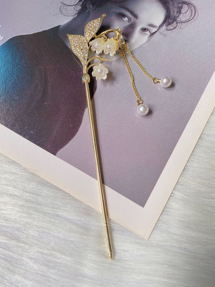bell flower mermaid tail hair bun stick