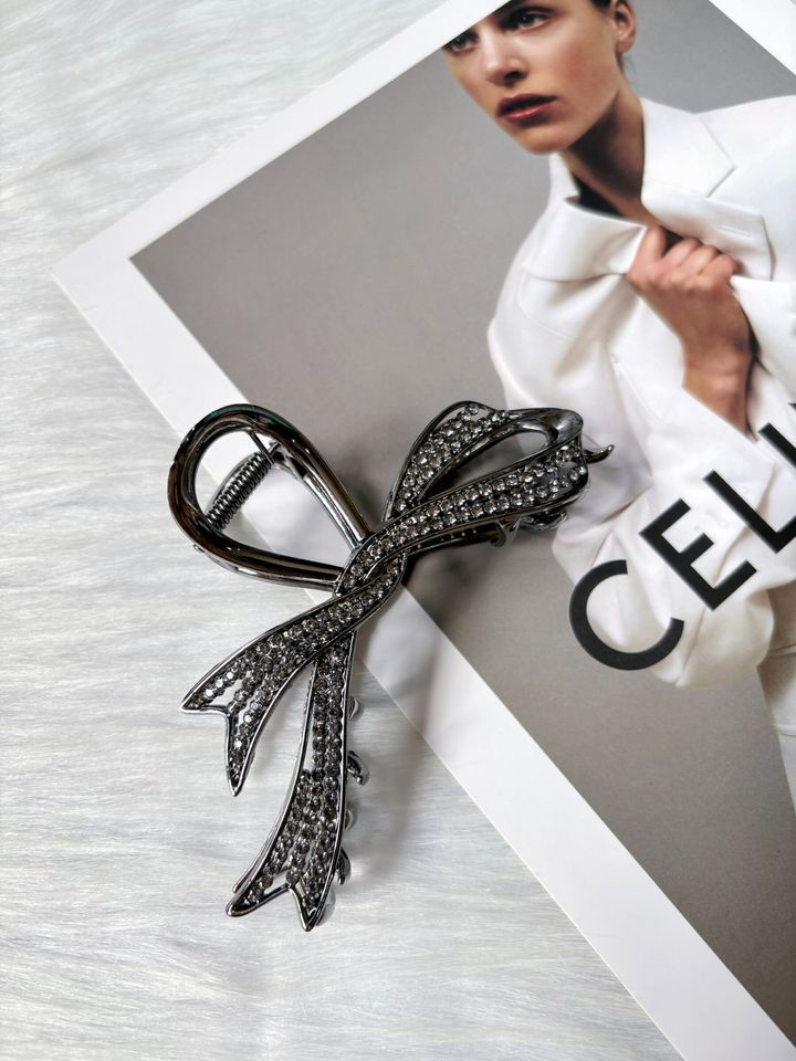 metallic black flowy ribbon claw clip (12cm)