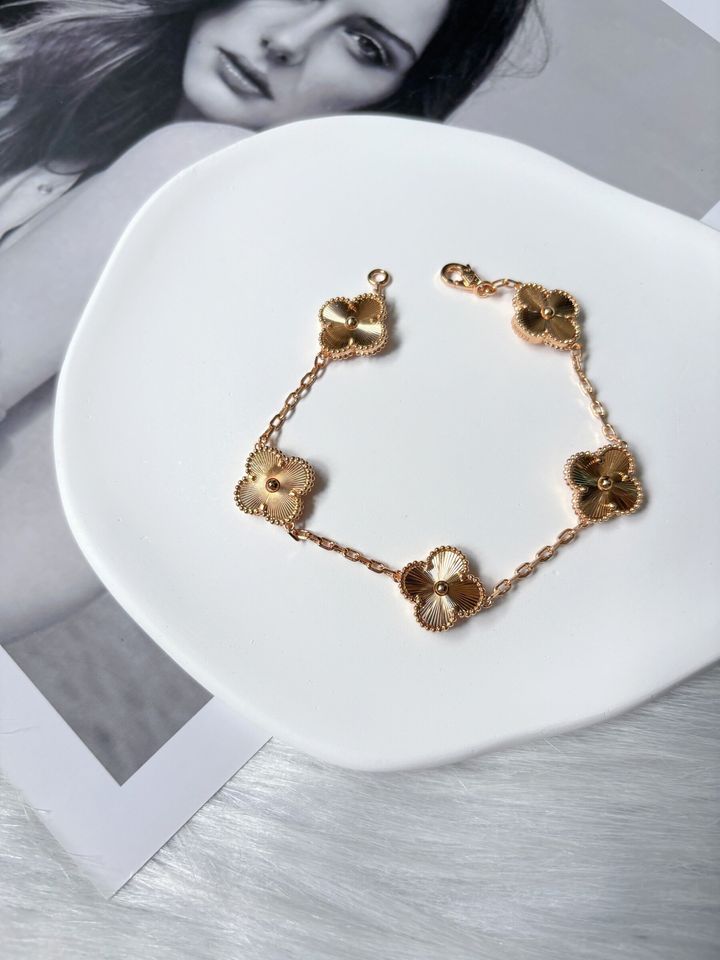 rose gold clover bracelet