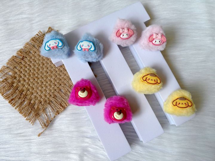 sanrio family fur claw clip