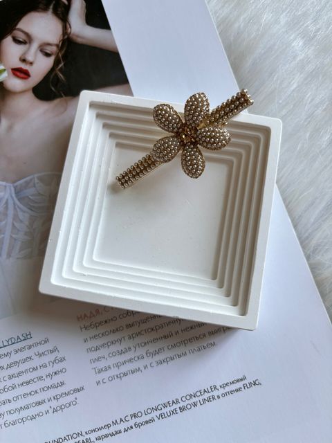 premium pearl beads duck clip