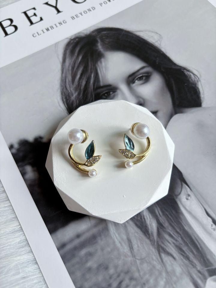 earrings 143