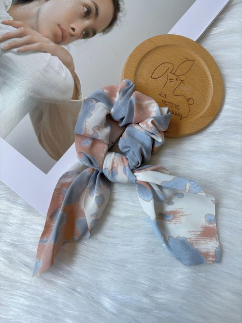 printed flowy scrunchy