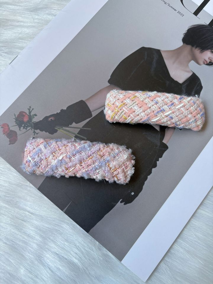 XL puffy tweed bb clip