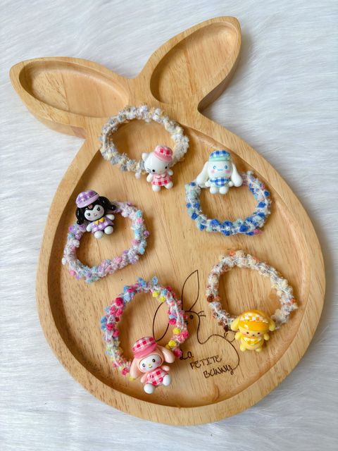 sanrio family wool scrunchy