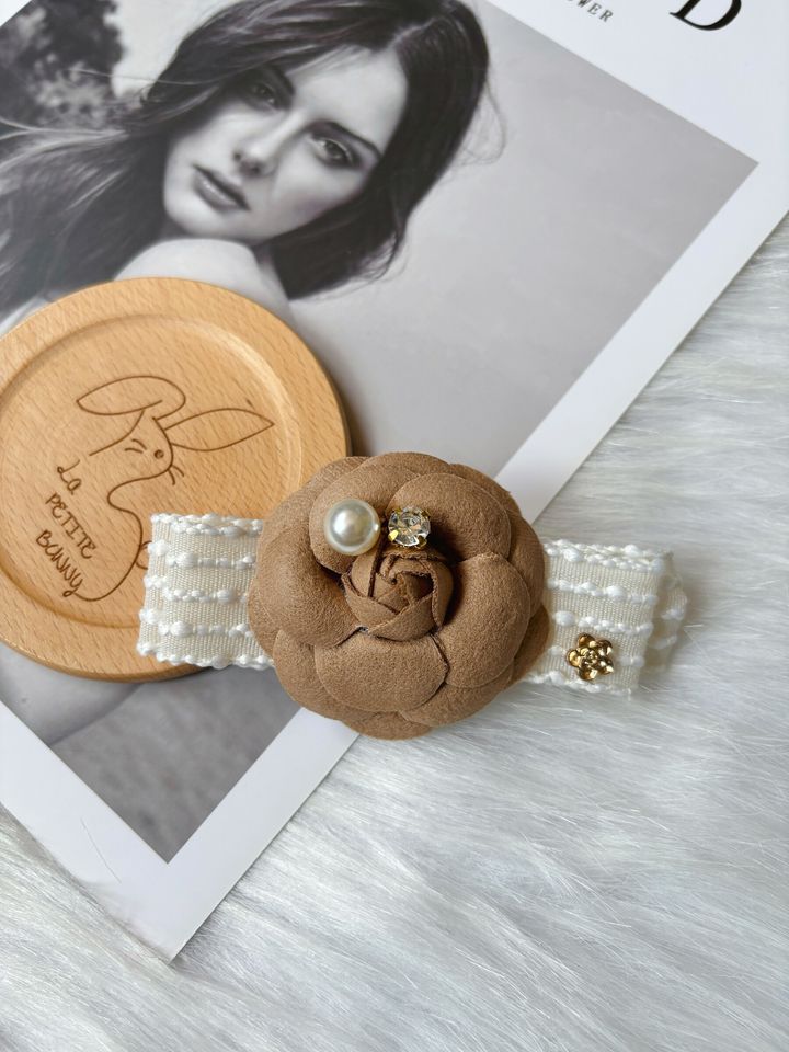 camellia flower duck clip