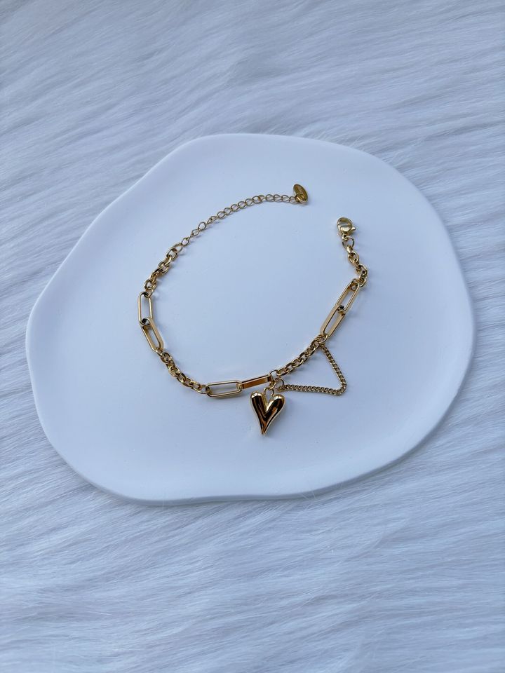 stainless steel heart bracelet (15cm + 5cm extra loop)