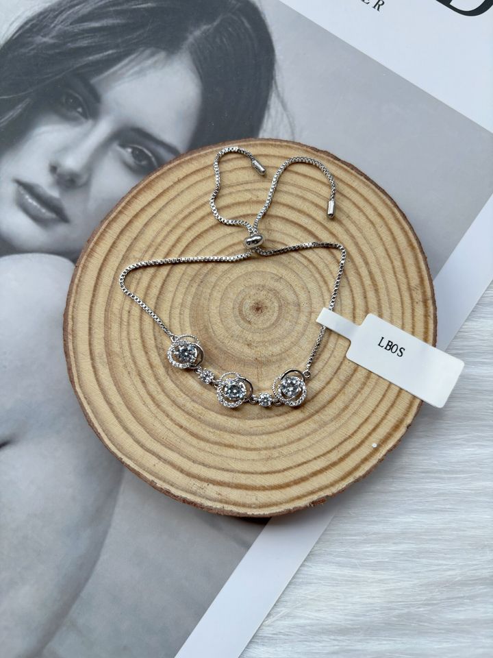 flower bracelet (zirconia stone)
