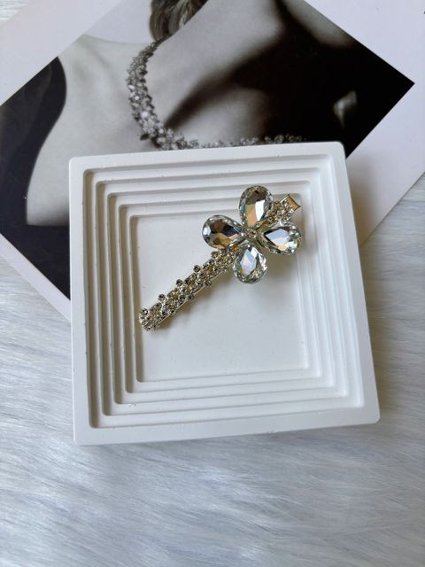 K9 crystal duck clip