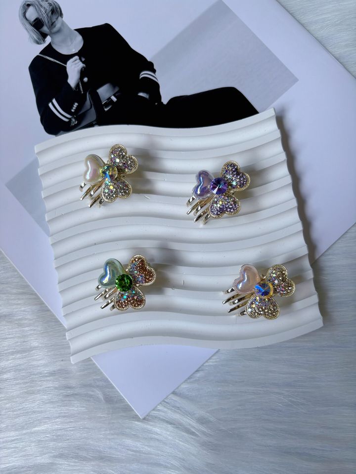 clover heart clip