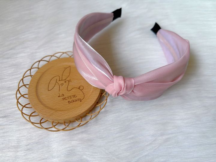 slight shimmer knotted headband