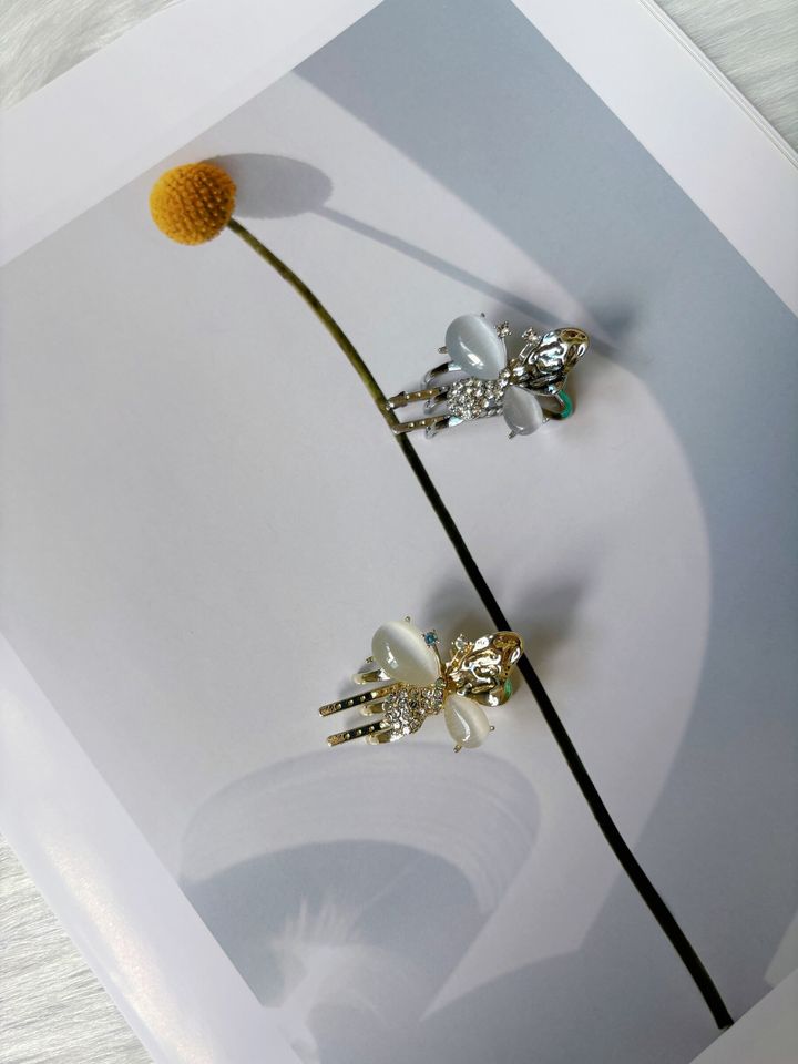 cat eye stone butterfly clip