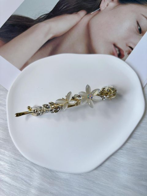 cat eye stone flower twist clip