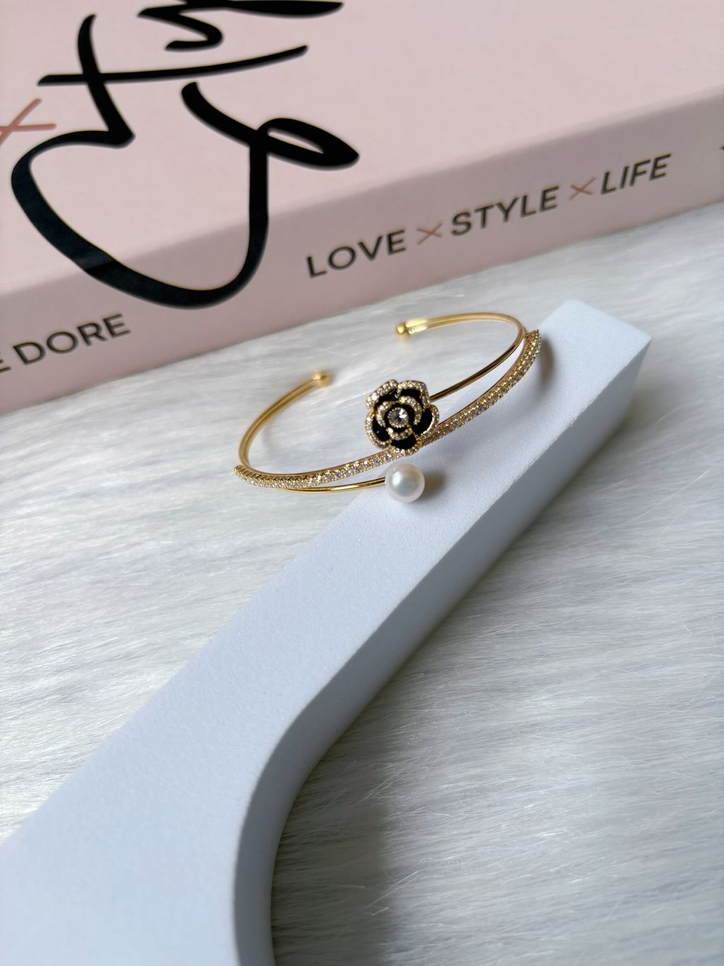 camellia flower bangle