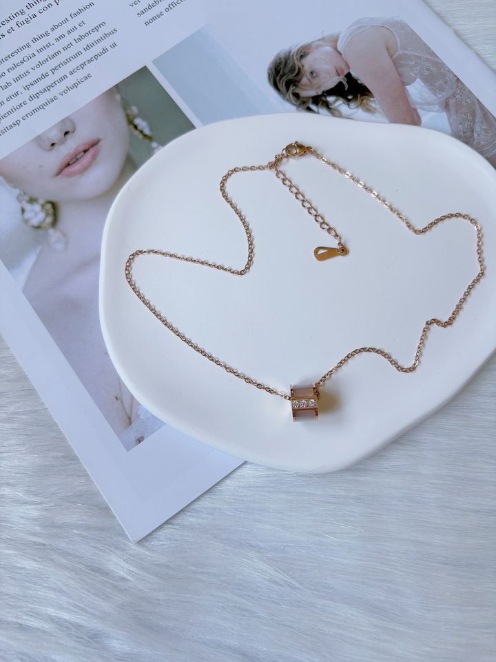 rose gold necklace