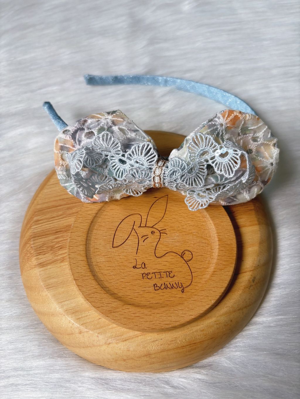 premium eyelet headband with lace bow