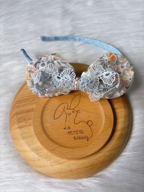 premium eyelet headband with lace bow