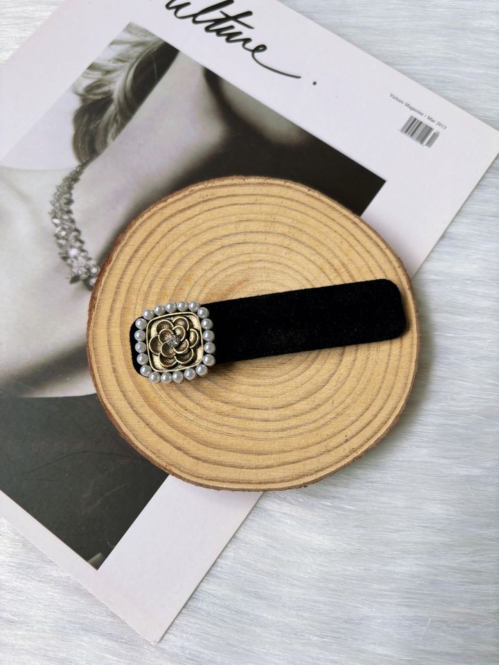 vintage style velvet bb clip