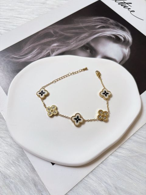 stainless steel clover bracelet