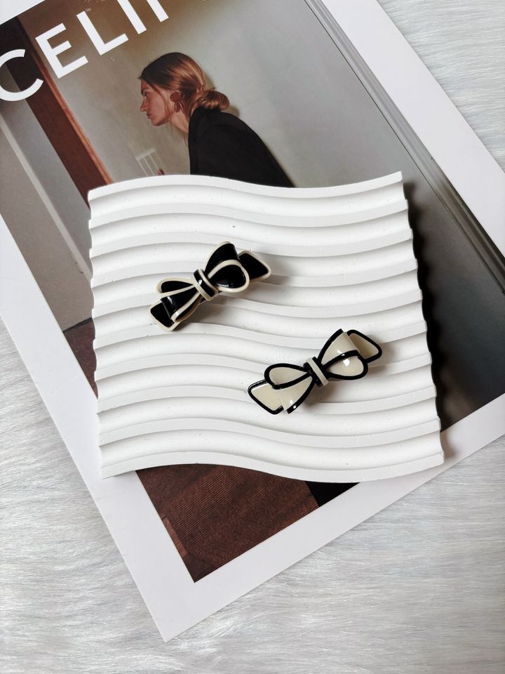 3D ribbon duck clip